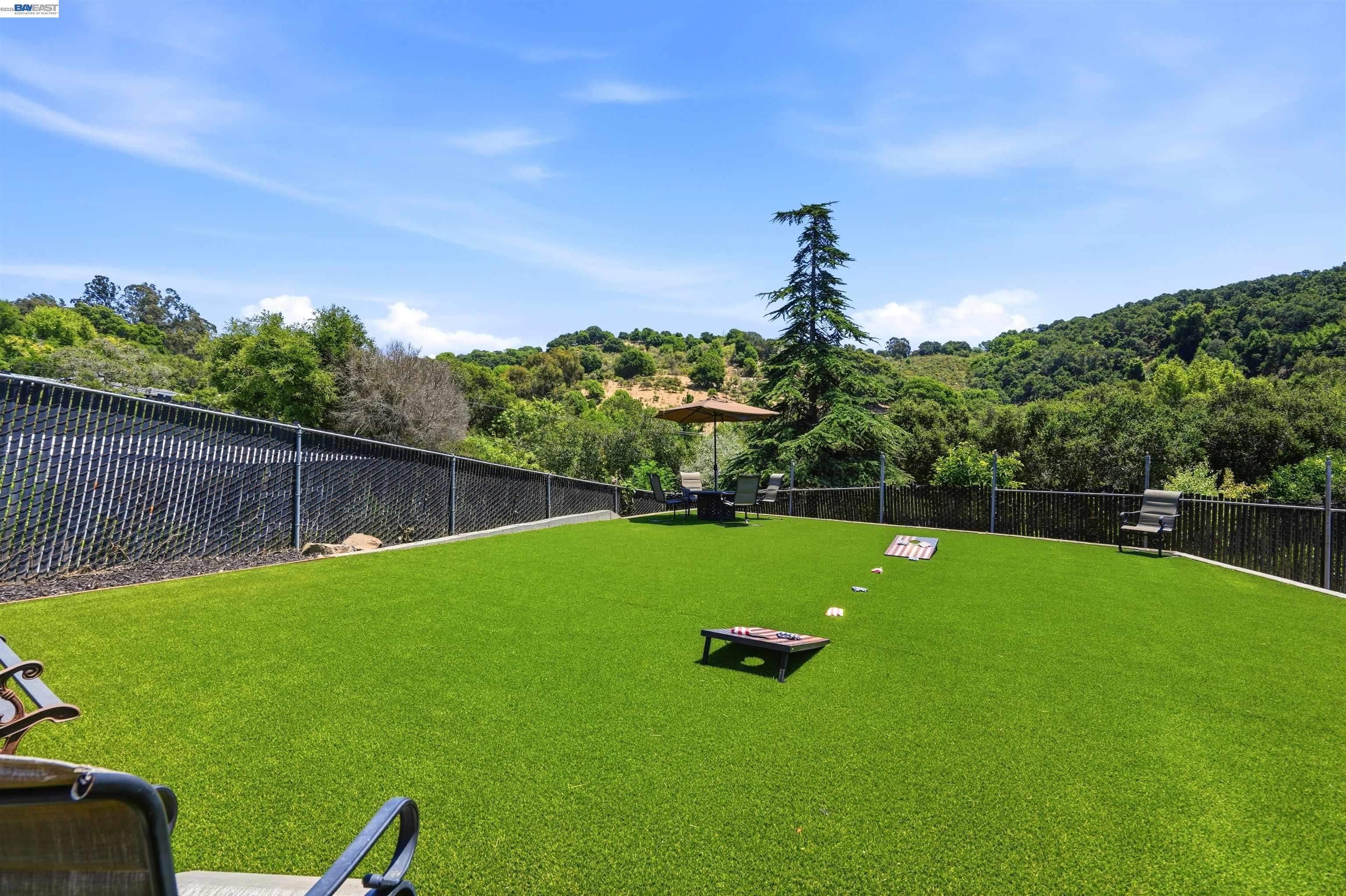 3910 Oak Hill Road Oakland, CA 94605 - Photo 24 of 28