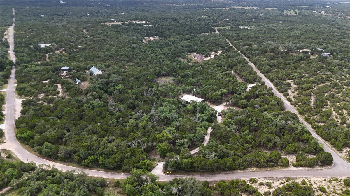 1550 Montell Road Wimberley, TX 78676 - Photo 37 of 40