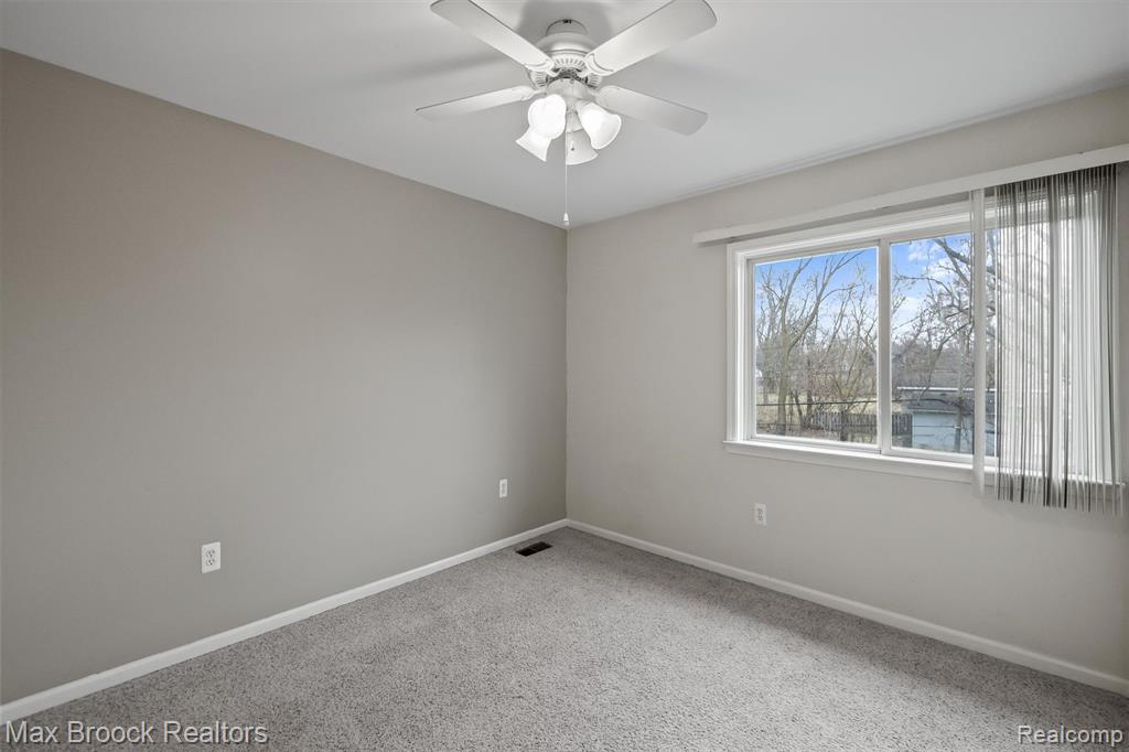3441 West Auburn Road Rochester Hills, MI 48309 - Photo 26 of 34