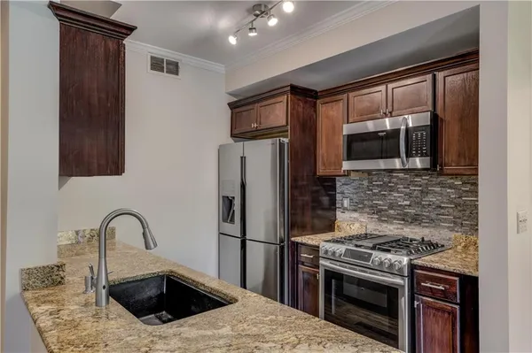 $369,500 | 2626 Peachtree Road Northwest, Unit 412, Atlanta, GA 30305