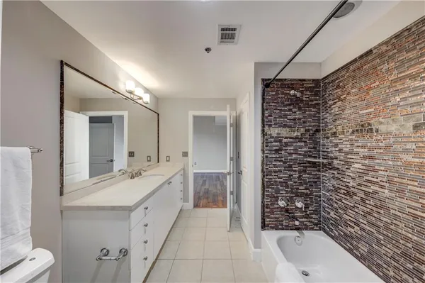 $369,500 | 2626 Peachtree Road Northwest, Unit 412, Atlanta, GA 30305