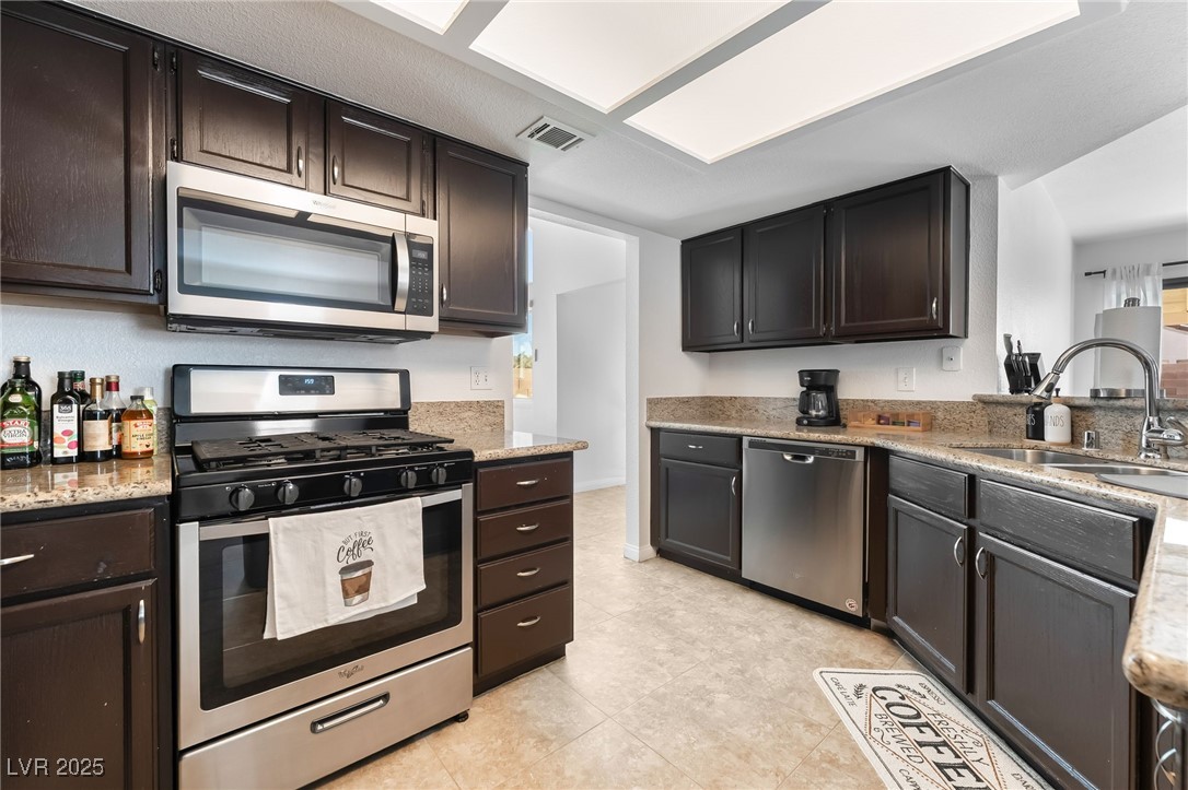 2717 Lovington Drive Henderson, NV 89074 - Photo 6 of 25