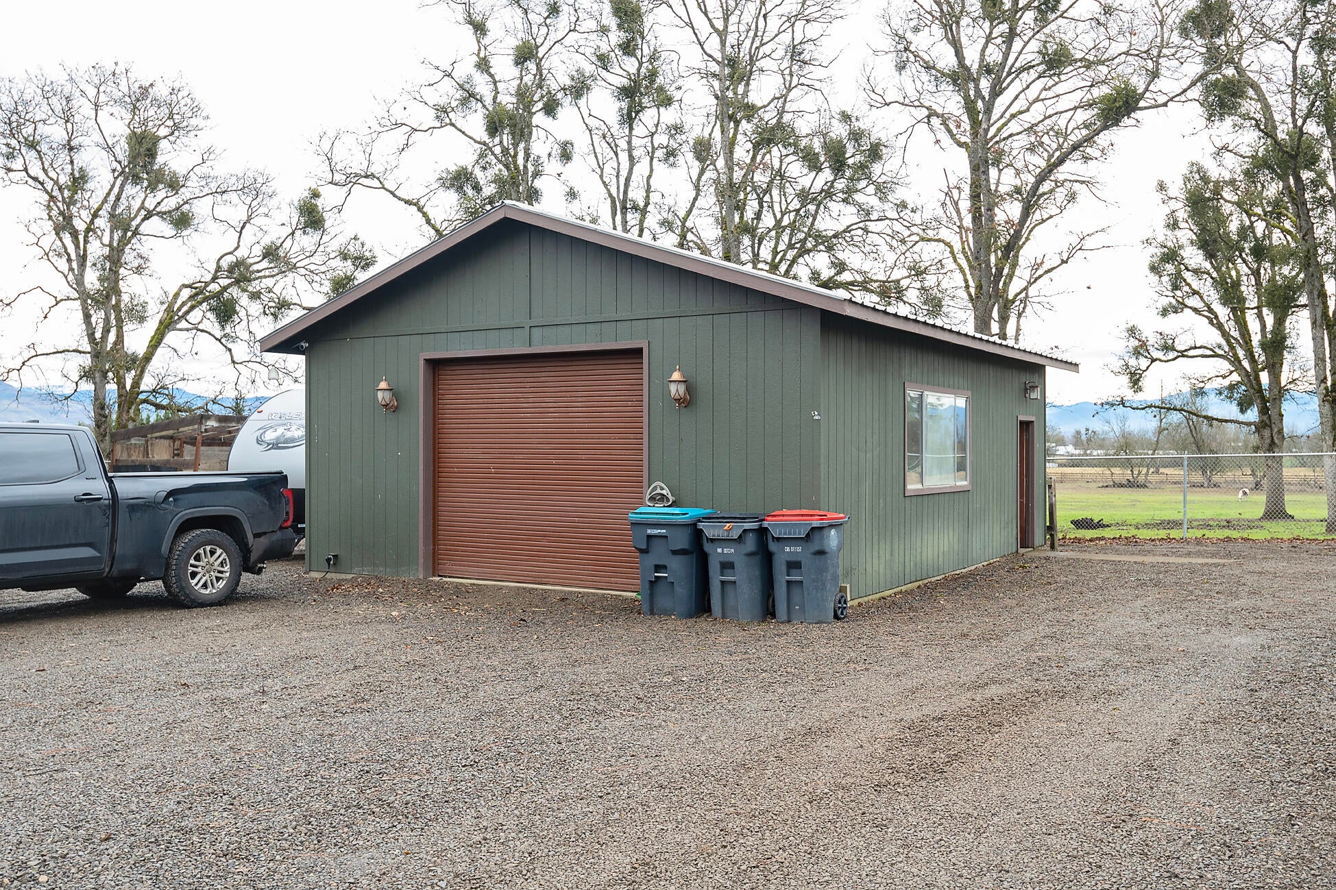 1429 Gibbon Road Central Point, OR 97502 - Photo 18 of 28 Shop