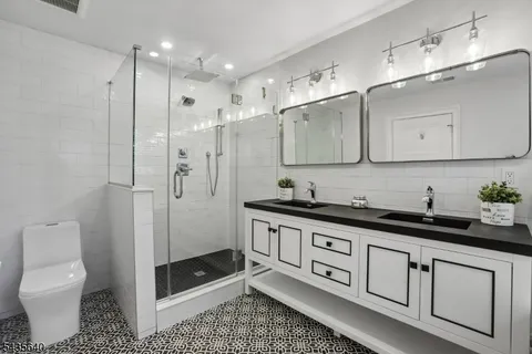 $1,495,000 | 21 Evergreen Place, Maplewood, NJ 07040