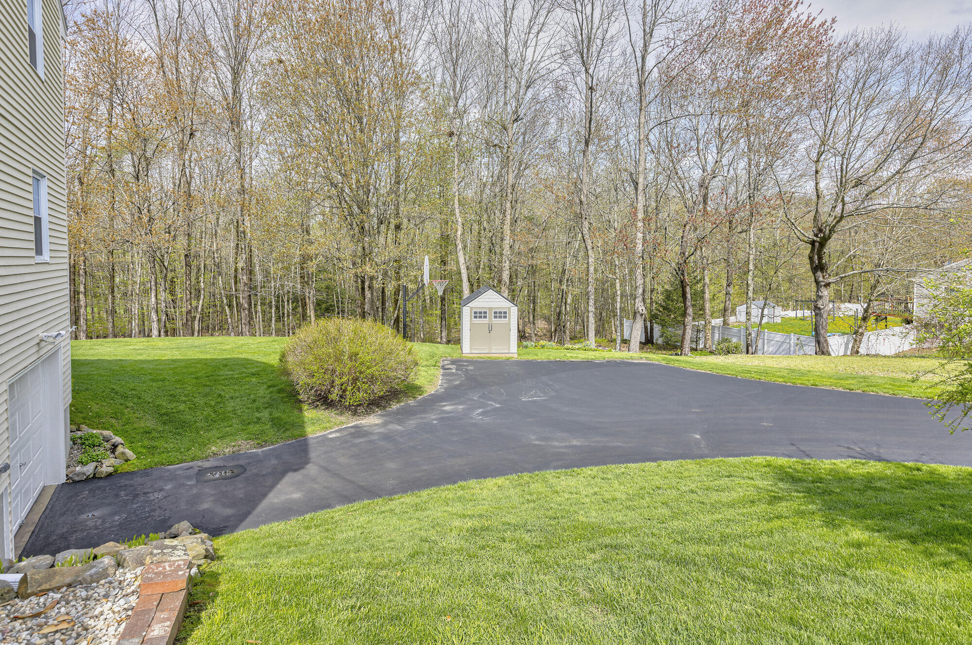 8 Oak Ridge Drive Standish, ME 04084 - Photo 39 of 50 8 Oak Ridge_W5_35