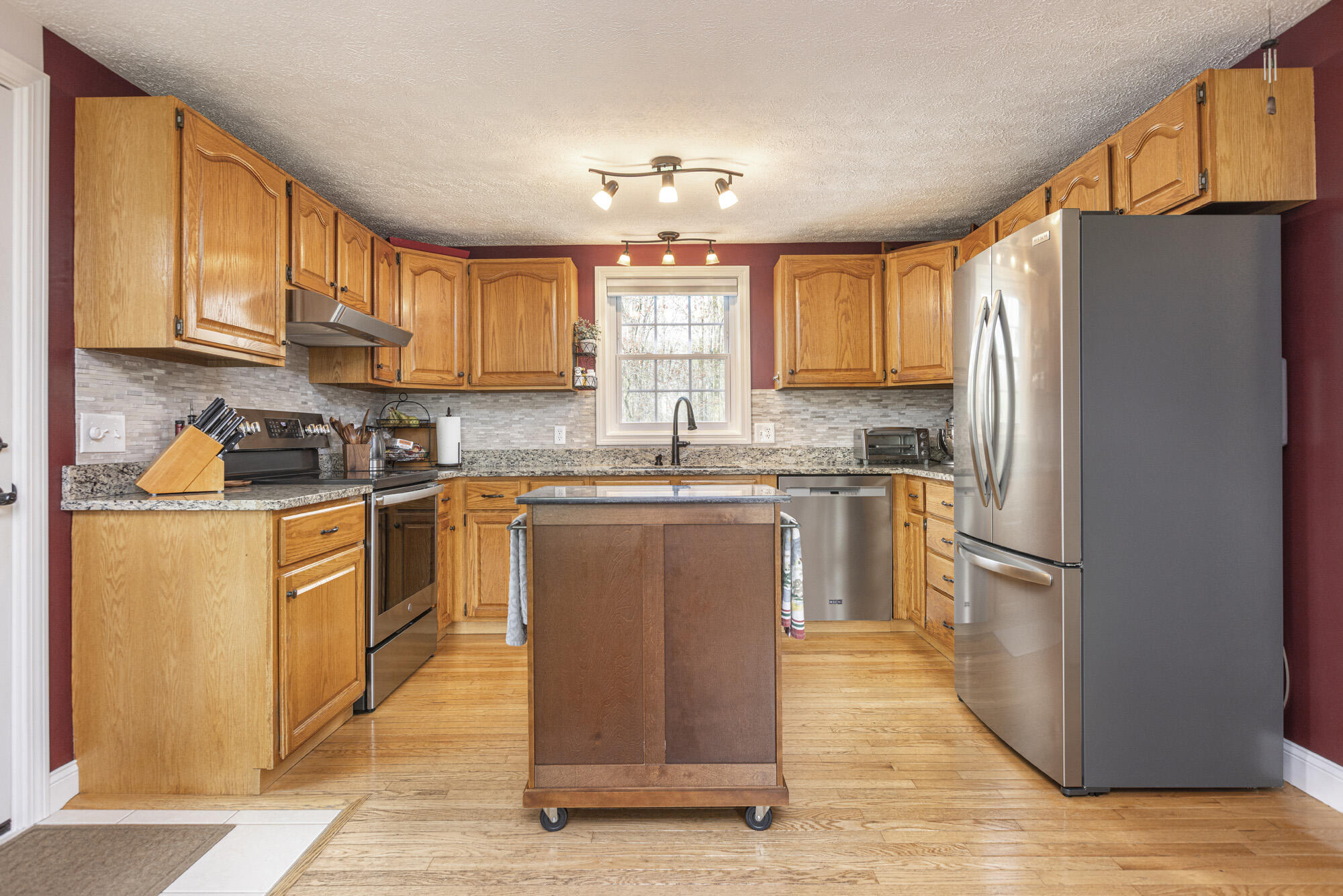 8 Oak Ridge Drive Standish, ME 04084 - Photo 9 of 50 8 Oak Ridge_W5_6