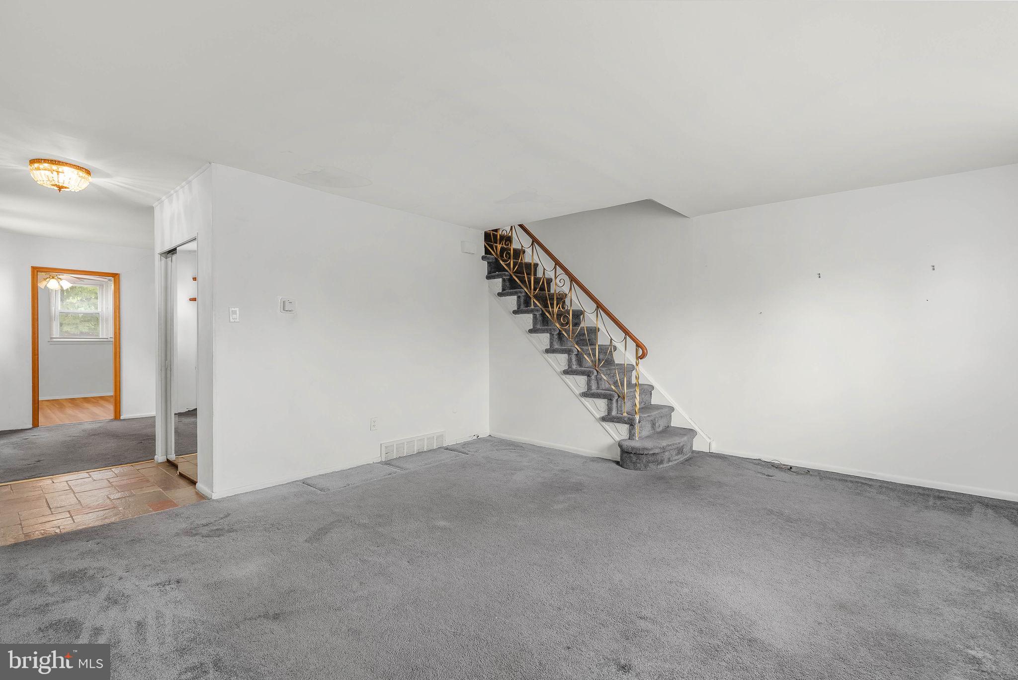 7450 Hill Road Philadelphia, PA 19128 - Photo 10 of 32