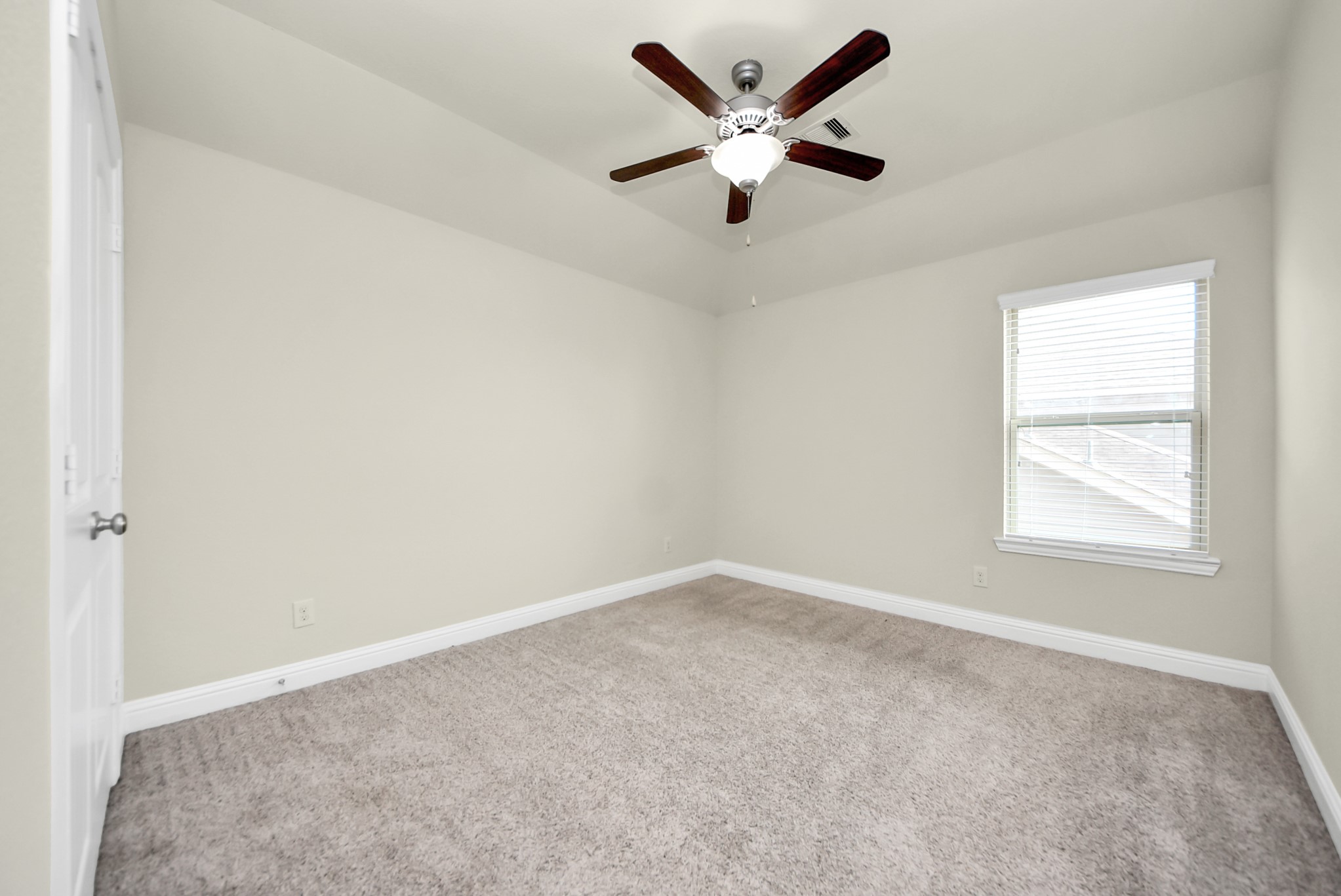 4836 Peppermill Ridge Lane Rosharon, TX 77583 - Photo 31 of 45 Bedroom 3