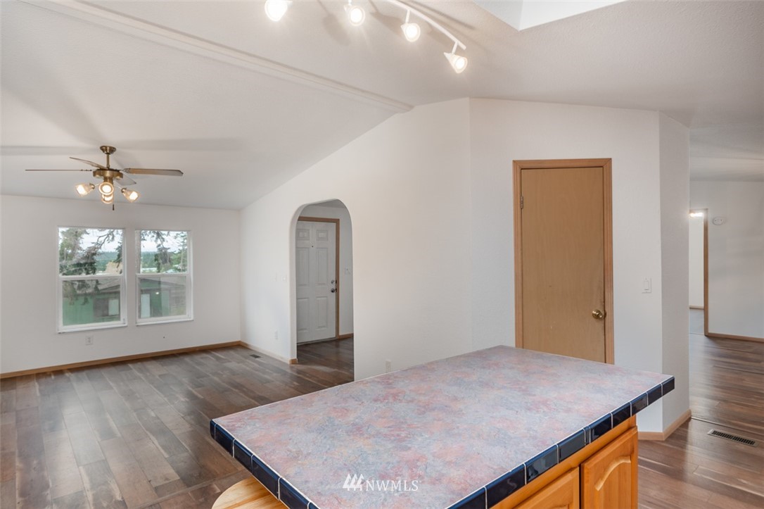 2930 North Taylor Road, Unit 10 Oak Harbor, WA 98277 - Photo 11 of 34 Gallery Image 11
