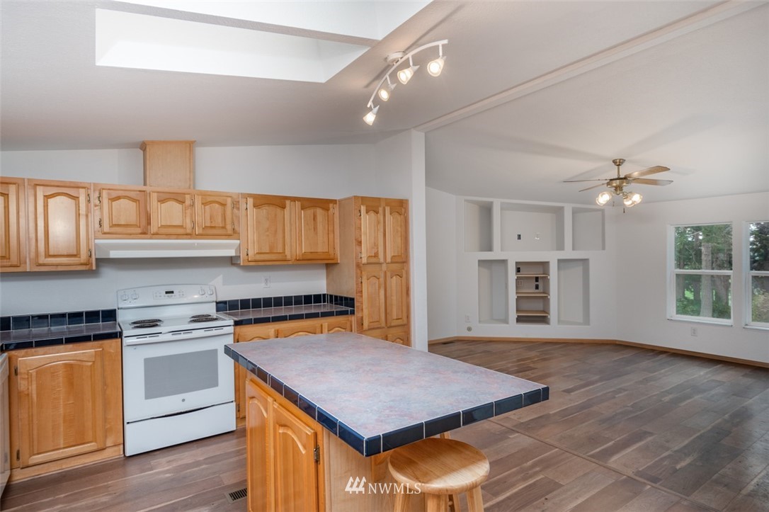 2930 North Taylor Road, Unit 10 Oak Harbor, WA 98277 - Photo 10 of 34 Gallery Image 10
