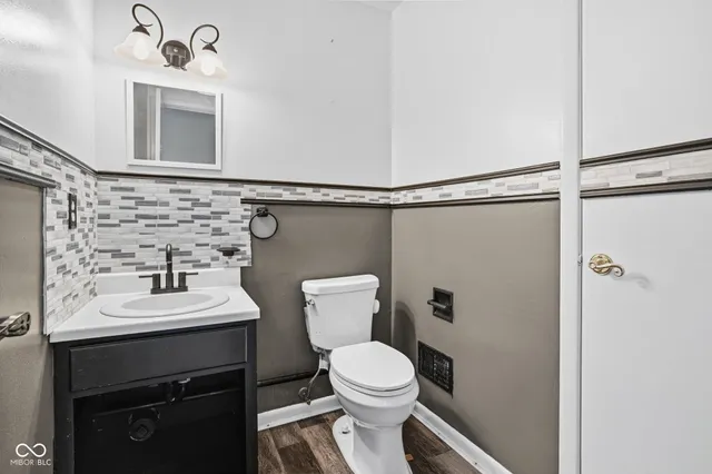 $419,900 | 4404 Devon Lake Road, Indianapolis, IN 46226