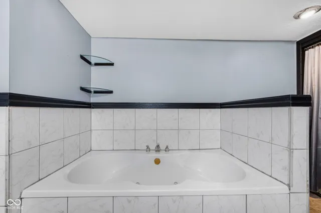 $419,900 | 4404 Devon Lake Road, Indianapolis, IN 46226