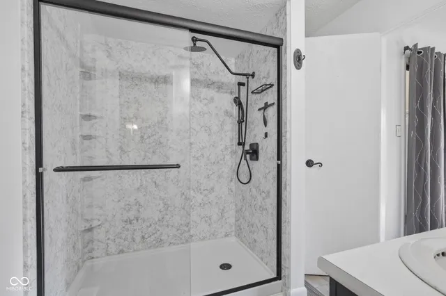 $419,900 | 4404 Devon Lake Road, Indianapolis, IN 46226