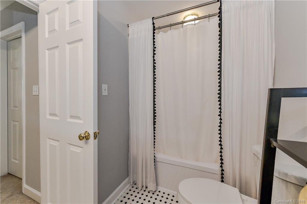 416 Queens Road, Unit 16 Charlotte, NC 28207 - Photo 22 of 29 Gallery Image 22
