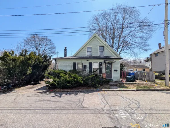 $250,000 | 15 Walnut Street, Stonington, CT 06379