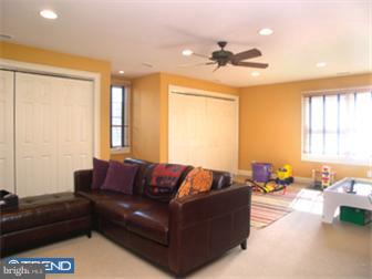 423 Clement Road Jenkintown, PA 19046 - Photo 9 of 12 Guest Room
