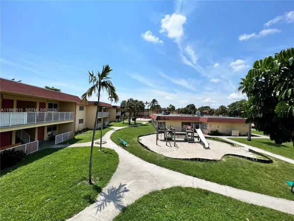 $2,150 | 850 East Commercial Boulevard, Unit 216B, Oakland Park, FL 33334