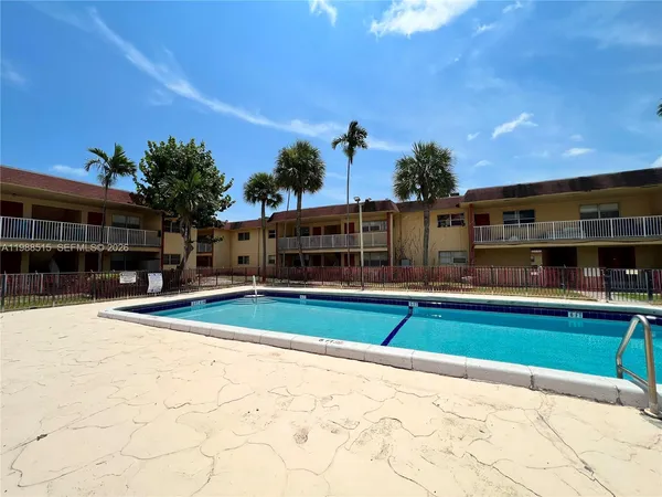 $2,150 | 850 East Commercial Boulevard, Unit 216B, Oakland Park, FL 33334