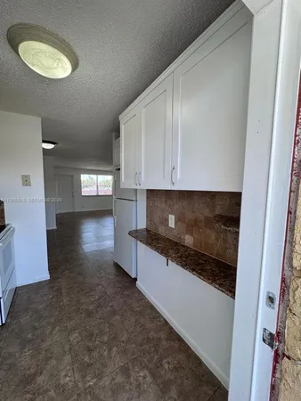 $2,150 | 850 East Commercial Boulevard, Unit 216B, Oakland Park, FL 33334