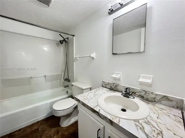 $2,150 | 850 East Commercial Boulevard, Unit 216B, Oakland Park, FL 33334