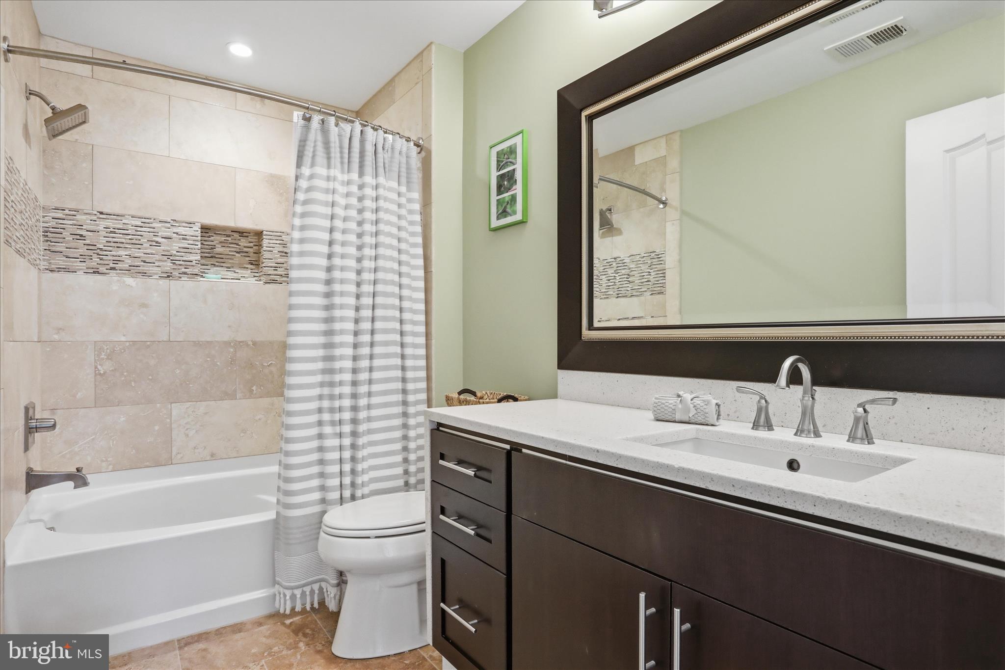 16603 Mannington Road Accokeek, MD 20607 - Photo 41 of 51 Second Floor Full Bathroom