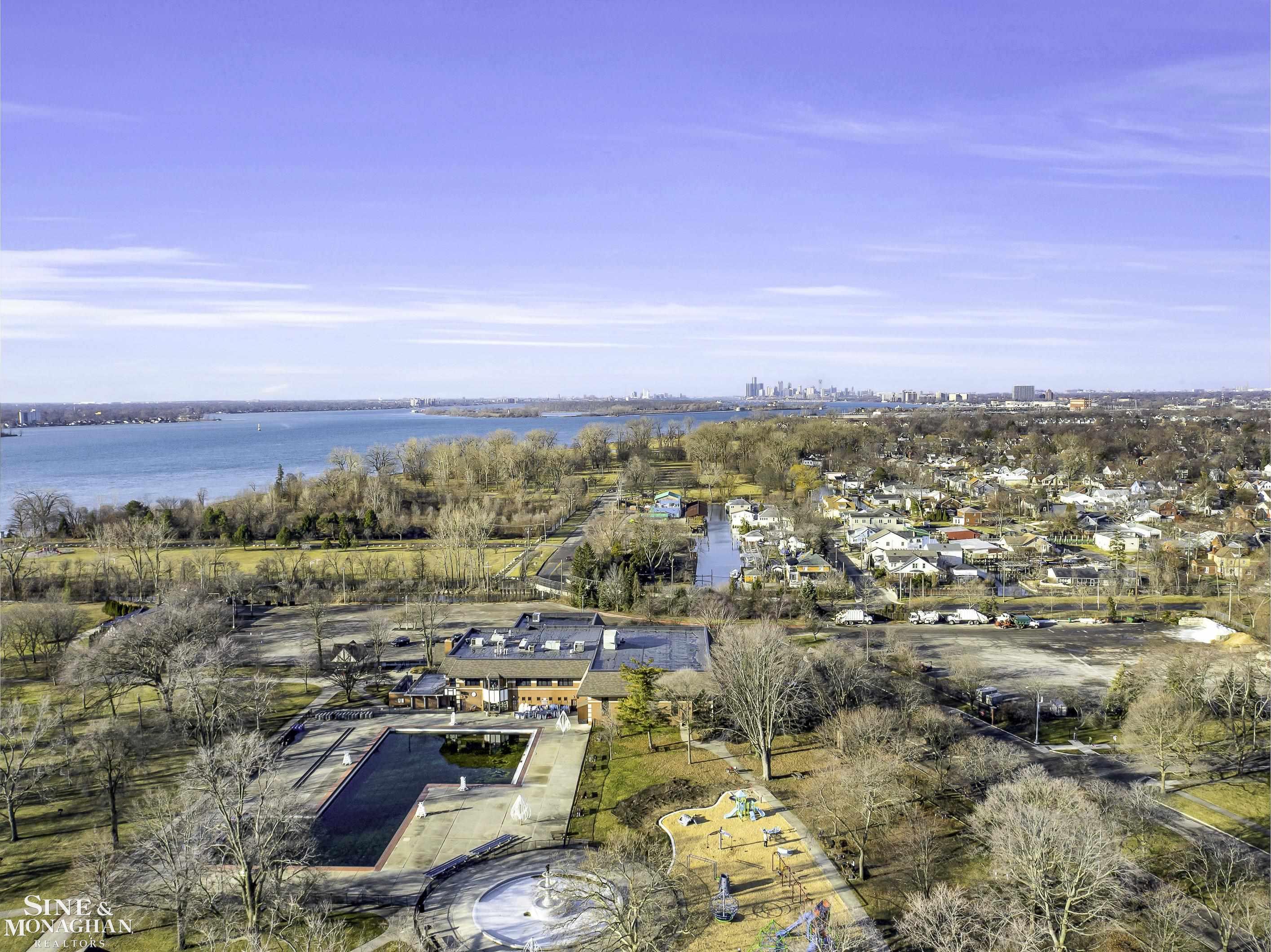 517 Barrington Road Detroit, MI 48215 - Photo 45 of 62 50135656-6fbef53b-7842-48b8-a259-334e1696eb45.JPG