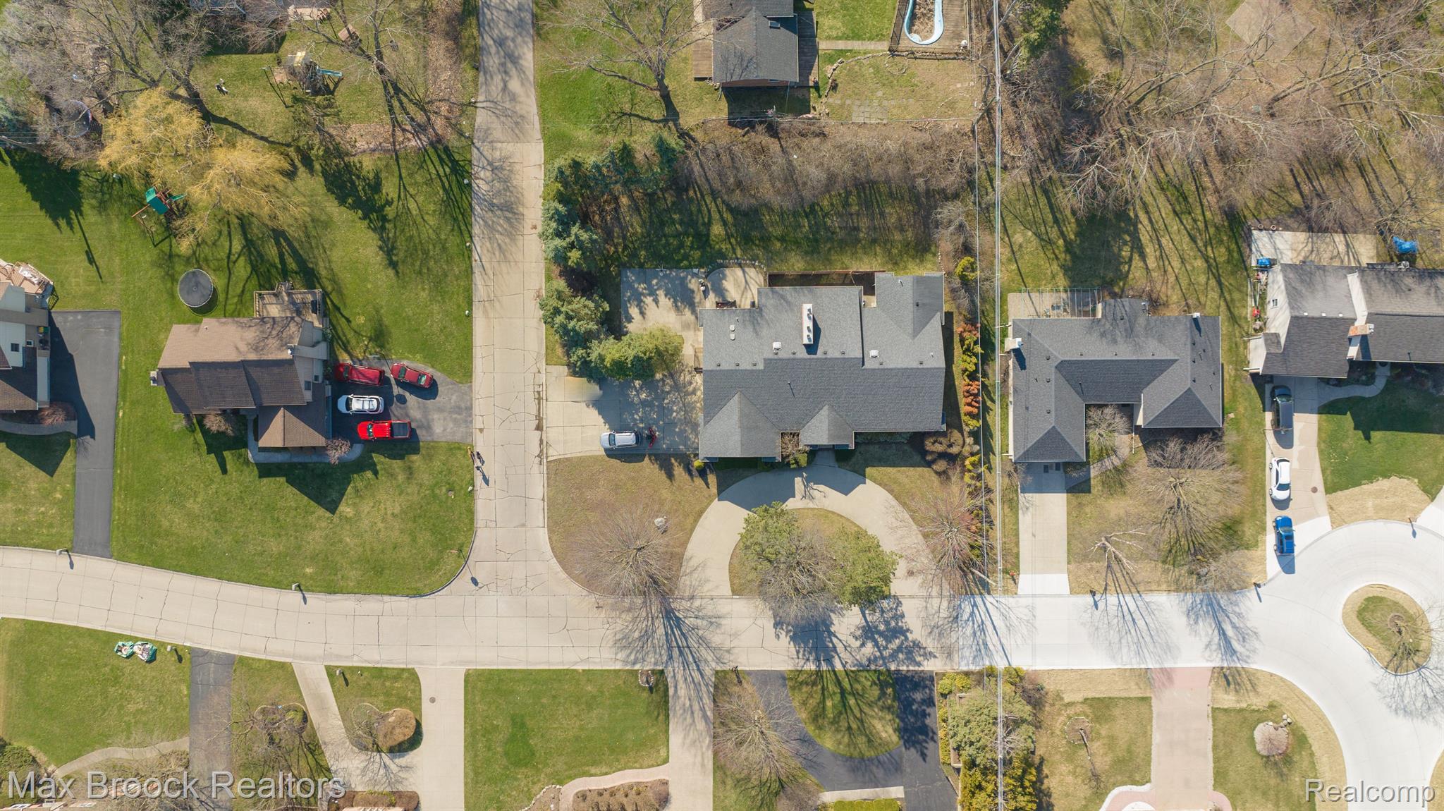 33804 York Ridge Street Farmington, MI 48331 - Photo 47 of 48 Aerial View