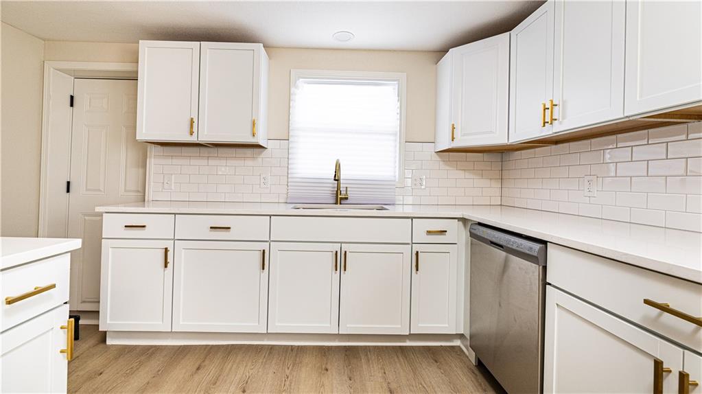 808 Northeast Russell Rd. Kansas City, MO 64116 - Photo 7 of 18 Gallery Image 7