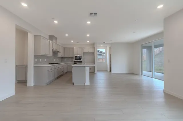 $799,900 | 17014 Tupper Street, Lathrop, CA 95330