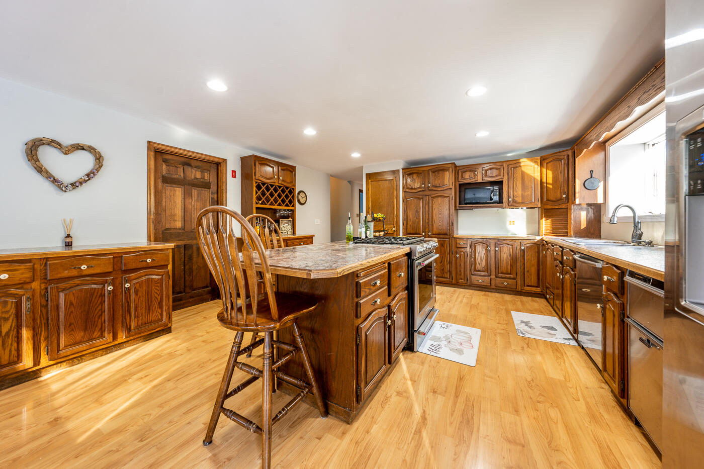 35 Spruce Grove Road Harwich, MA 02645 - Photo 21 of 48 kitchen4