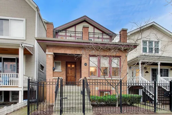 $1,100,000 | 3033 North Leavitt Street, Chicago, IL 60618