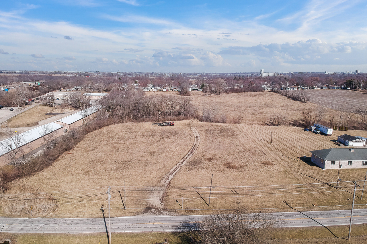 1723 6 Points Road Bloomington, IL 61701 - Photo 3 of 11