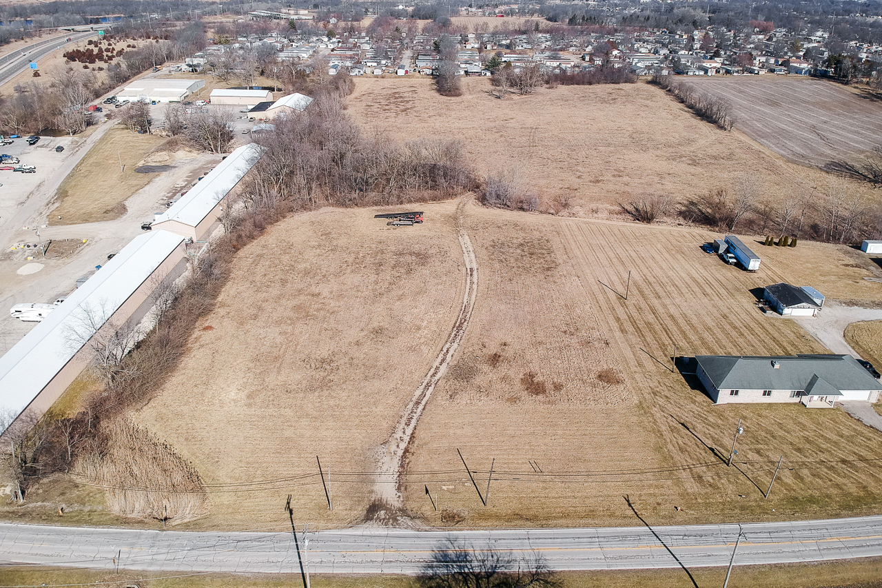 1723 6 Points Road Bloomington, IL 61701 - Photo 4 of 11