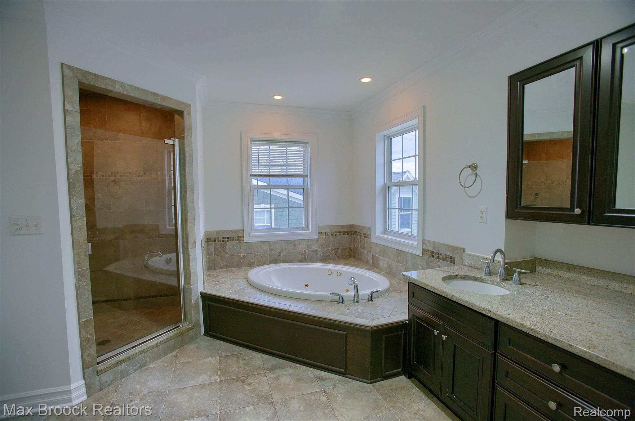 907 Ruffner Avenue Birmingham, MI 48009 - Photo 25 of 40 22-Master Bathroom.jpg