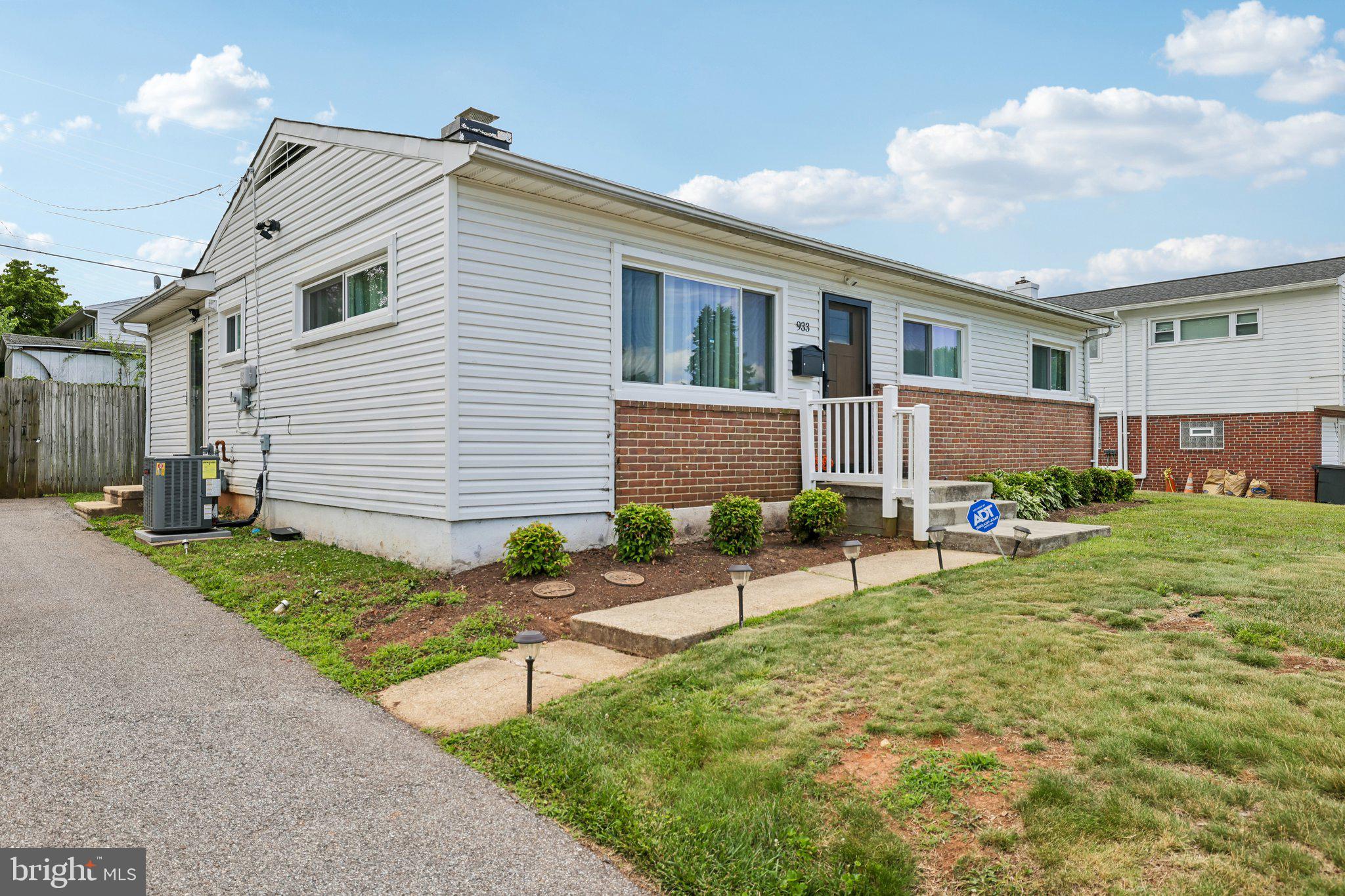 933 Prestwood Road Catonsville, MD 21228 - Photo 4 of 34