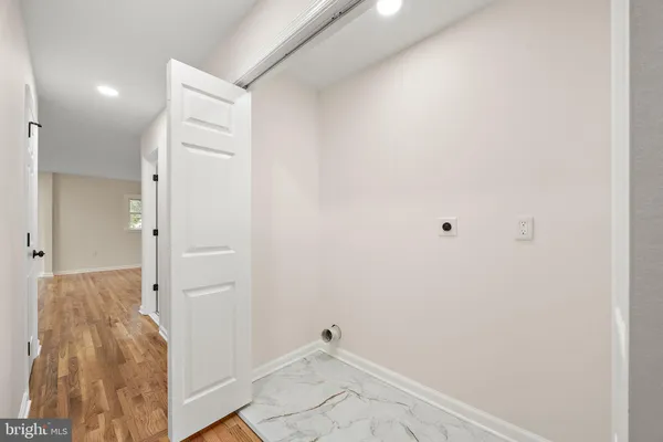 a view of utility room