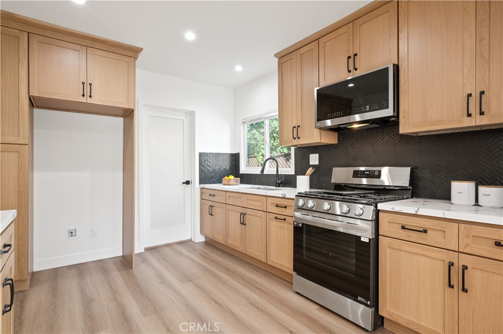 5563 Bangor Street Los Angeles, CA 90016 - Photo 10 of 26