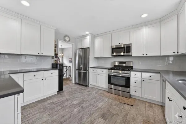 $899,000 | 7 Frost Lane, Hartsdale, NY 10530
