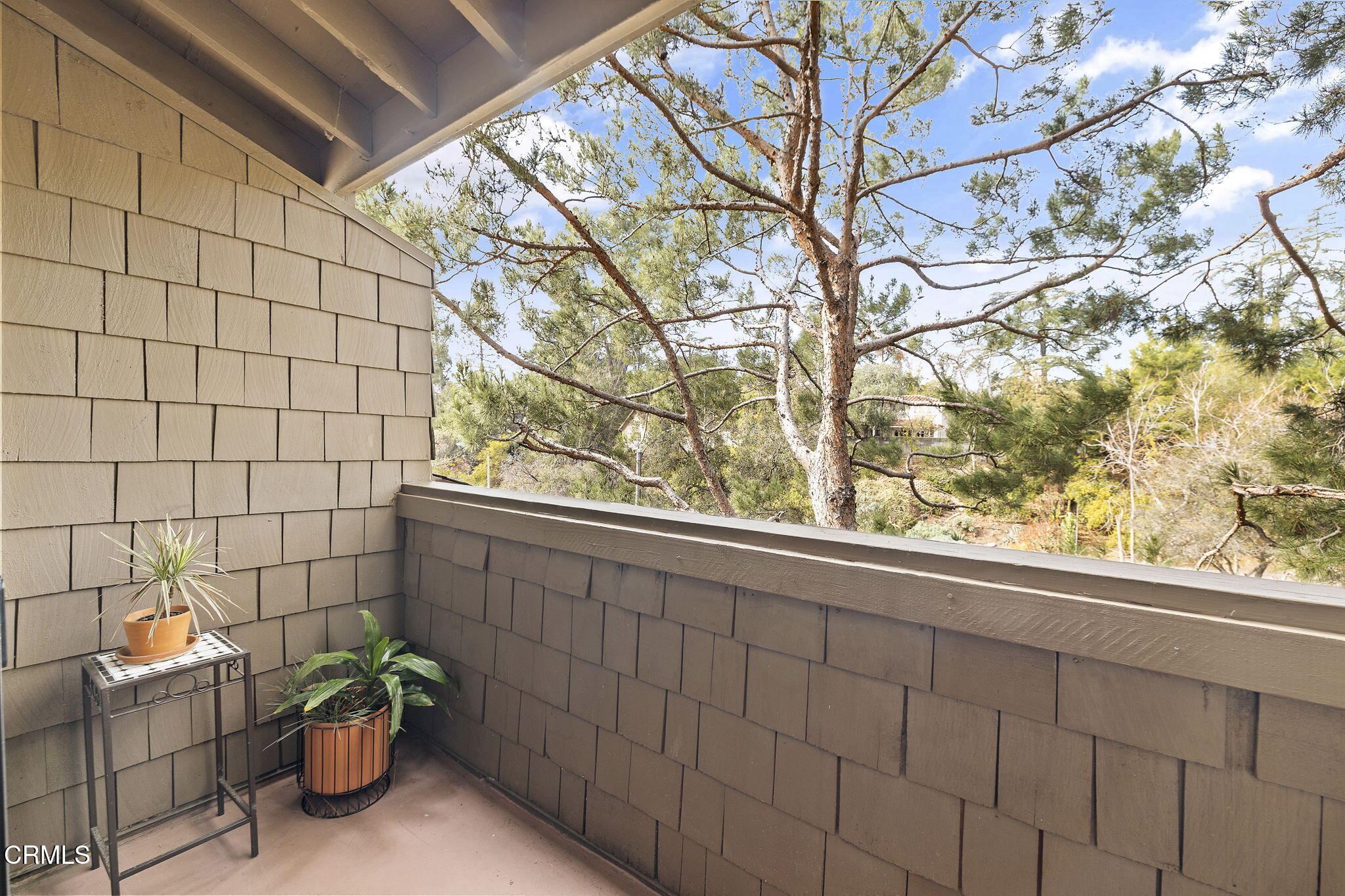 1052 Seco Street, Unit 206 Pasadena, CA 91103 - Photo 28 of 35 a view of a garden