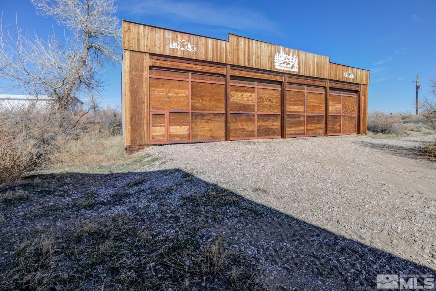 3812 Boyer Road Fallon, NV 89406 - Photo 23 of 40 a view of a house with a backyard
