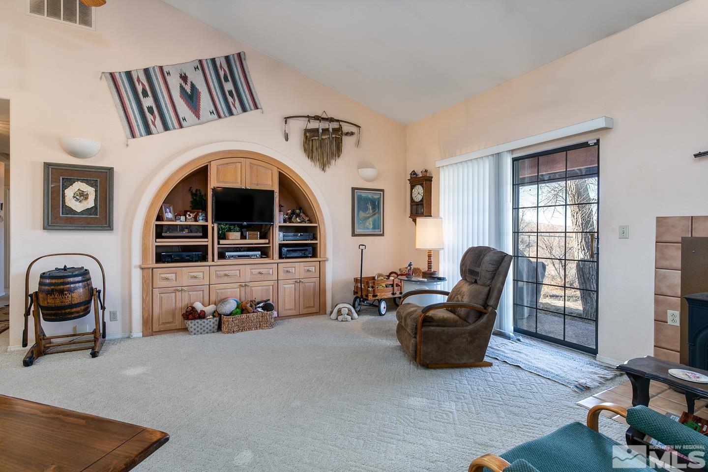 3812 Boyer Road Fallon, NV 89406 - Photo 3 of 40 a living room with furniture and a window