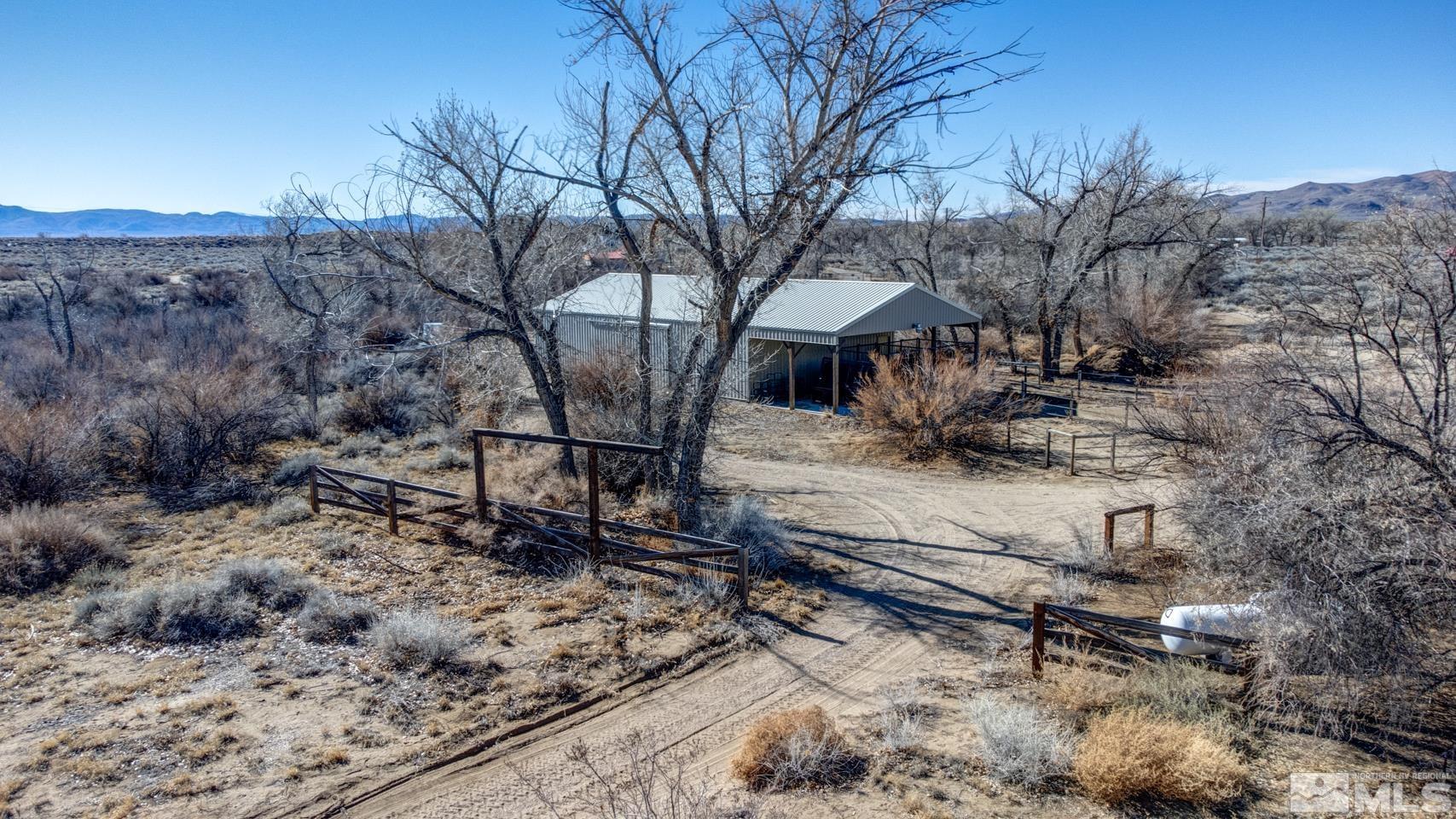 3812 Boyer Road Fallon, NV 89406 - Photo 33 of 40 a view of backyard of the house
