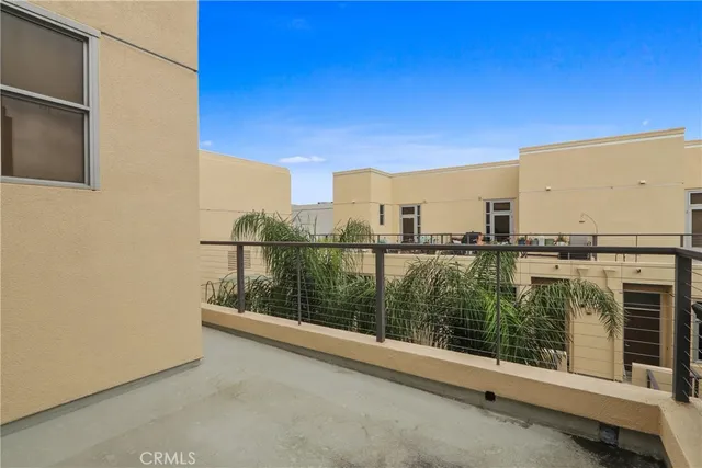 $3,500 | 133 The Promenade North, Unit 402, Long Beach, CA 90802