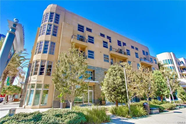 $3,500 | 133 The Promenade North, Unit 402, Long Beach, CA 90802