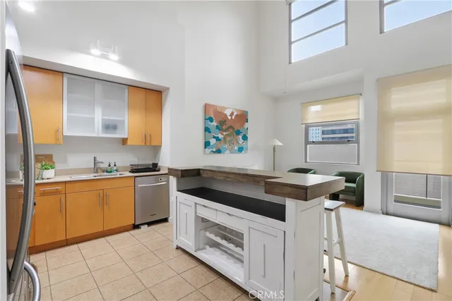 $3,500 | 133 The Promenade North, Unit 402, Long Beach, CA 90802