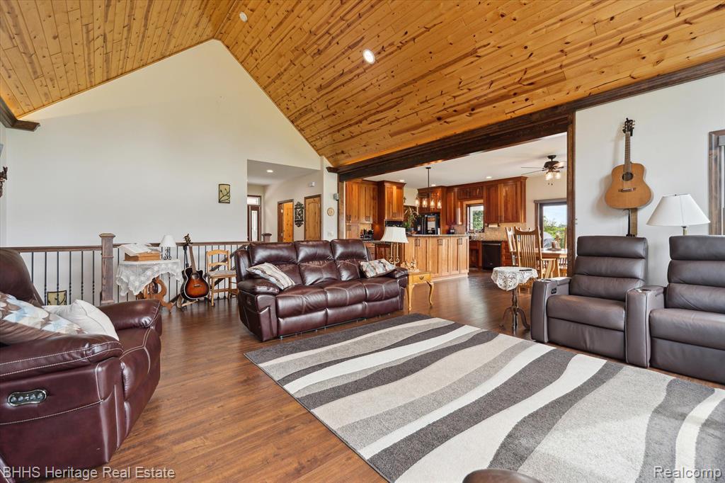 10540 Cole Road Byron, MI 48418 - Photo 10 of 76