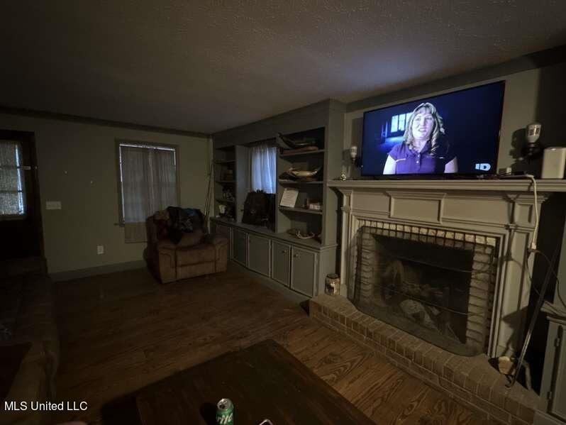 253 Maple Street Florence, MS 39073 - Photo 10 of 18 Living Room