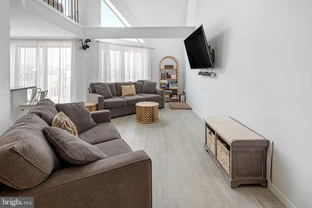 $2,300 | 9 Pearl Street, Unit 1G, Beach Haven, NJ 08008