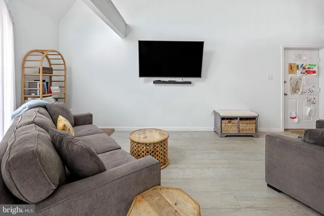 $2,300 | 9 Pearl Street, Unit 1G, Beach Haven, NJ 08008