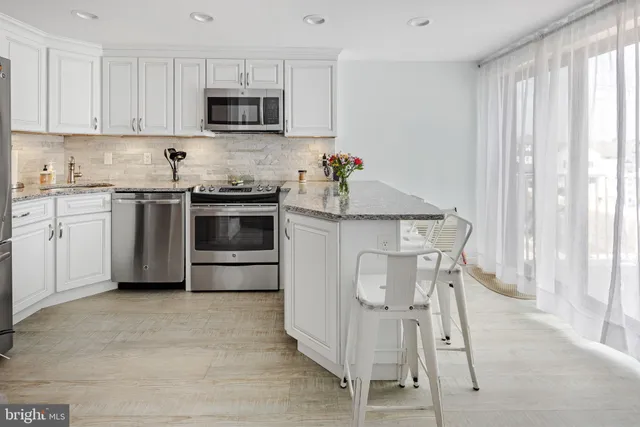 $2,300 | 9 Pearl Street, Unit 1G, Beach Haven, NJ 08008